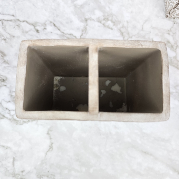 Bathroom Accessories, Toothbrush Holder, and Tumbler - Picture 2 of 12